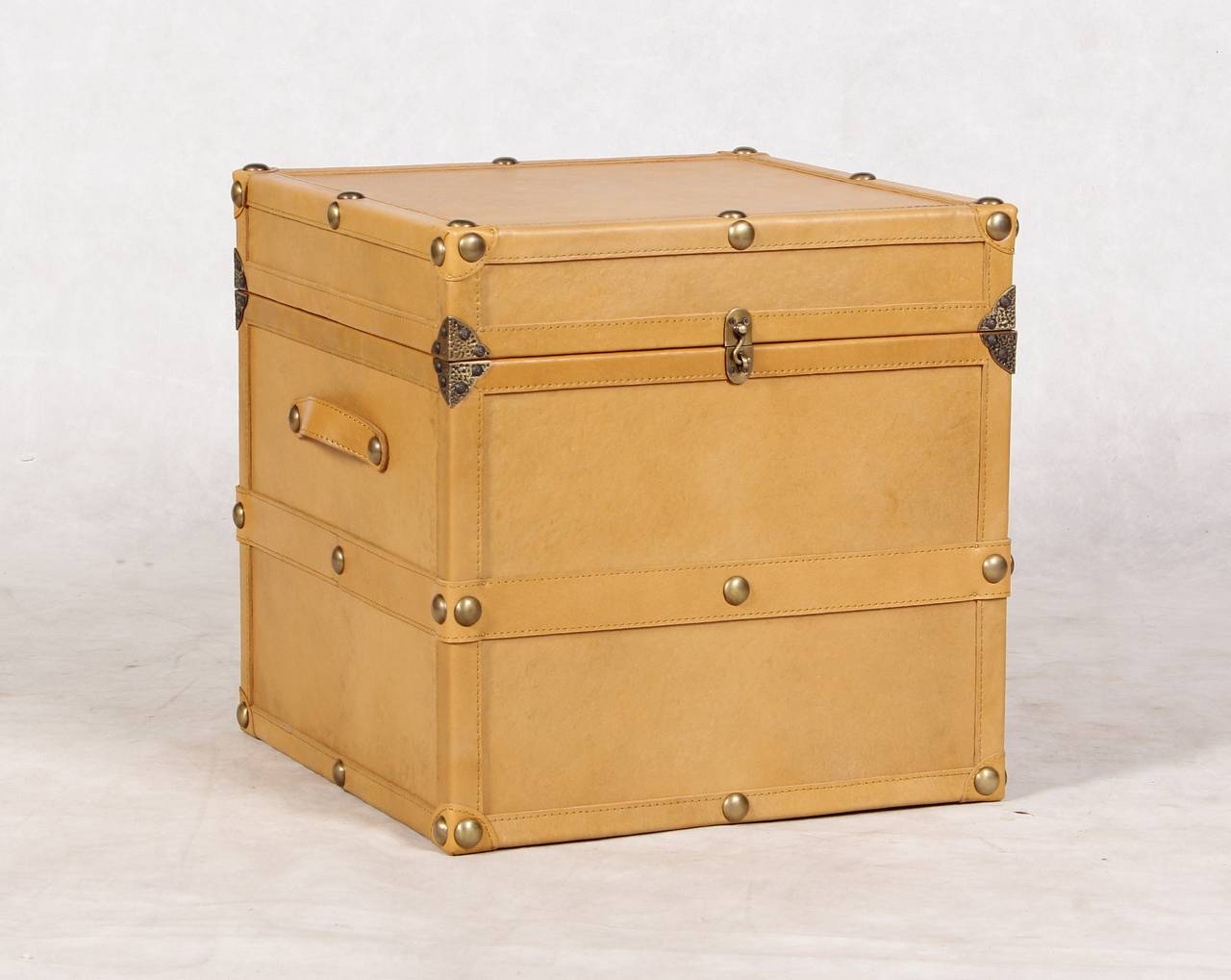 ANTIQUE LEATHER TRUNK CUBE - Image 2